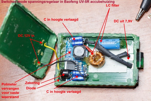 Baofeng-UV-5R-accuhouder-met-spanningsregelaar